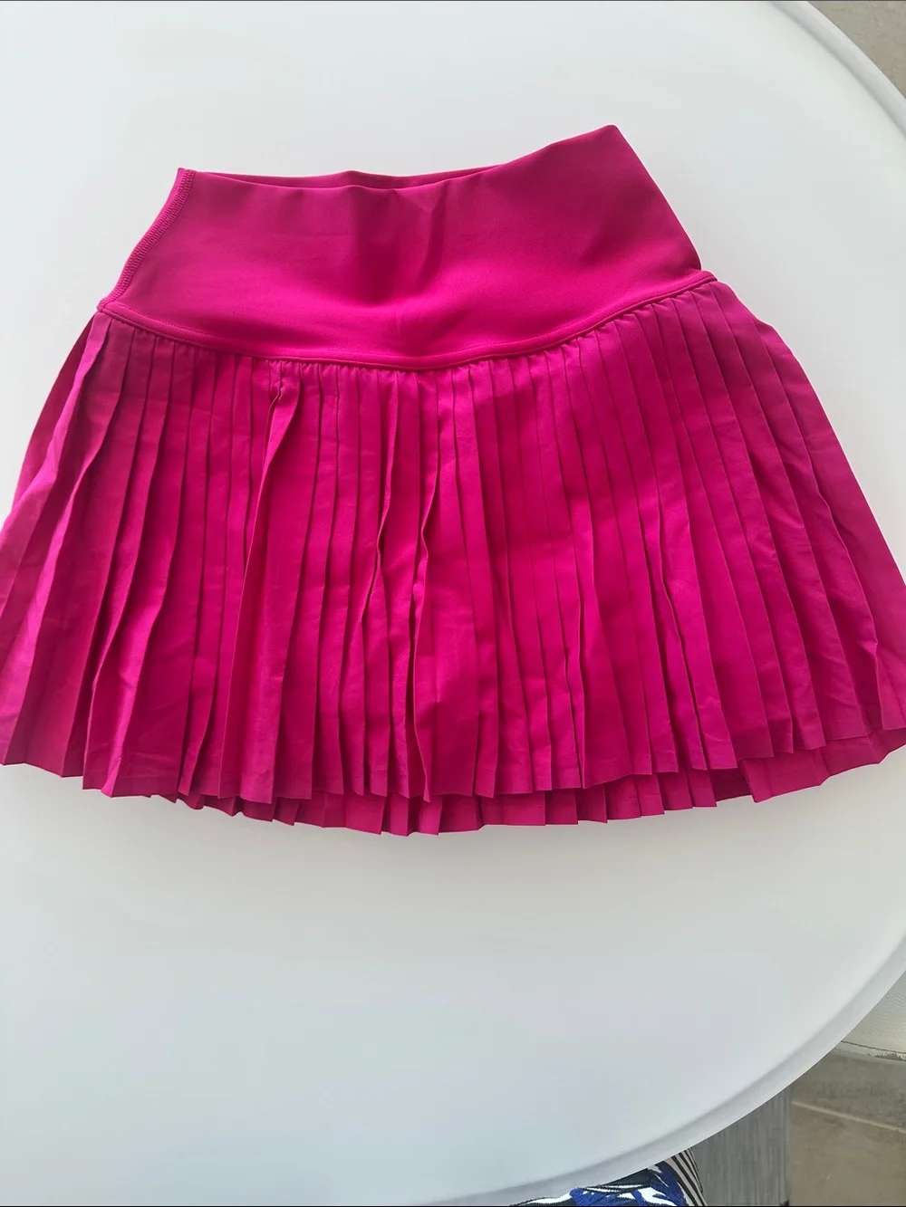 ALO Yoga Pleated Skater Skirt - Bright Fuchsia
